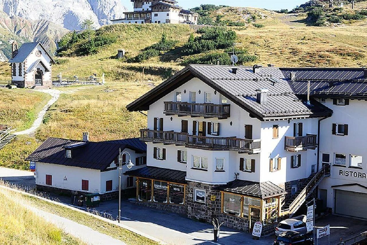 Alpenrose Hotel San Martino Di Castrozza Exterior photo